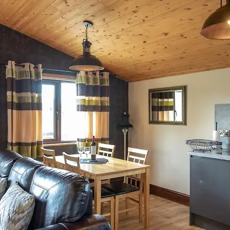 Harvest 18 Lodge, Yellowtop Country Park Villa