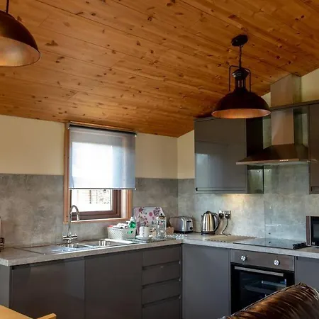 Harvest 18 Lodge, Yellowtop Country Park Villa *