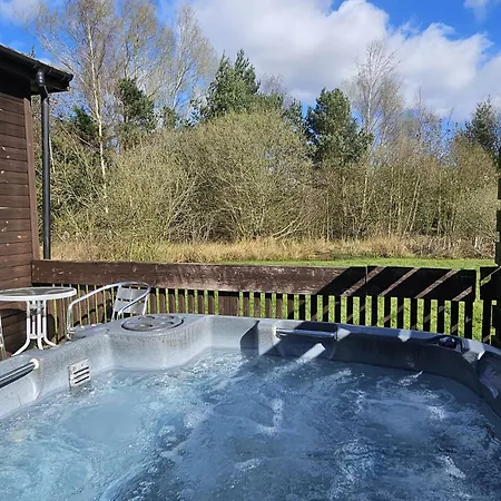 Harvest 18 - Yellowtop Country Park - Hot Tub - Yorkshire Selby